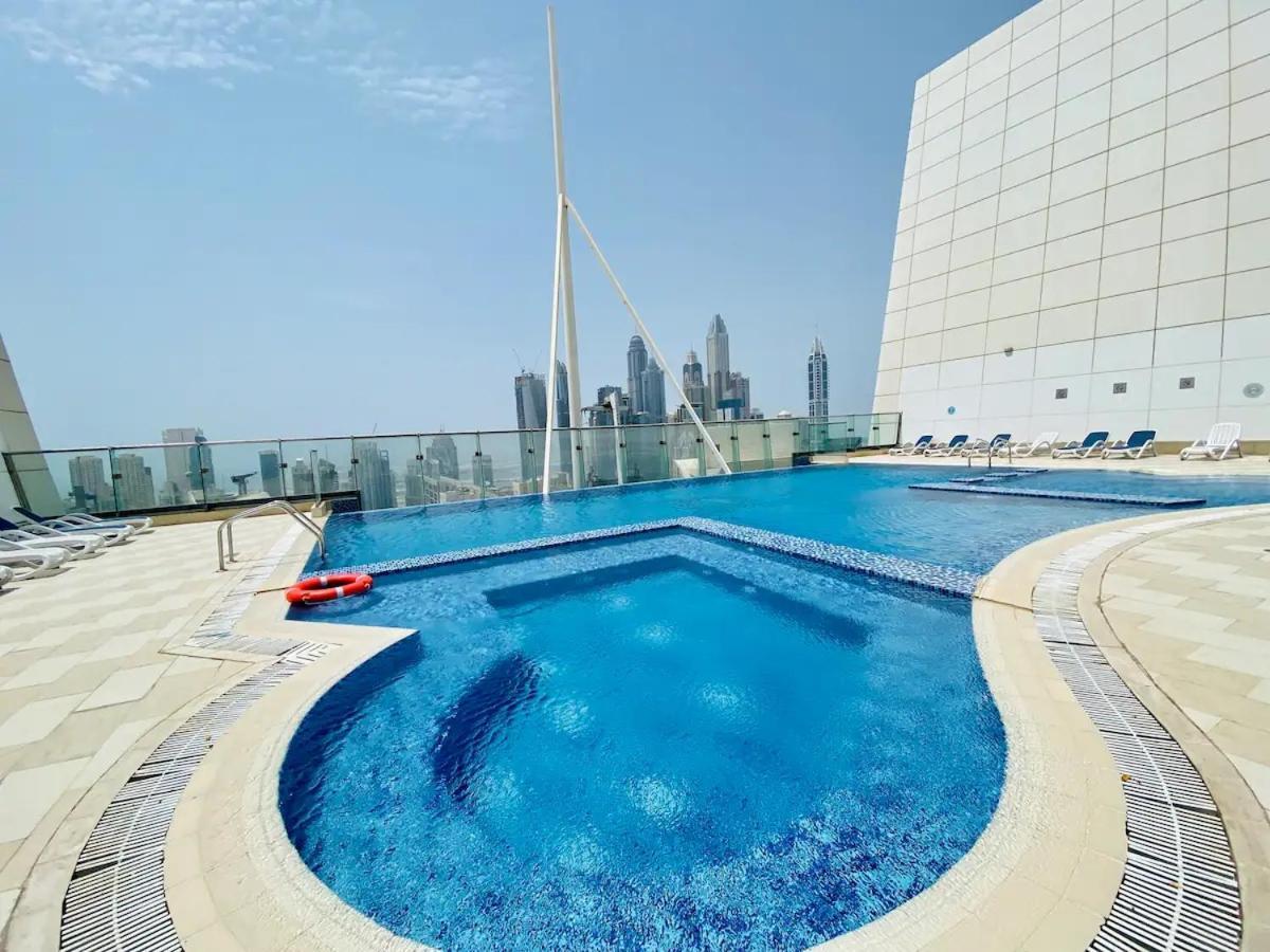 Upscale Studio Full Lake View In Goldcrest View Tower Dubai Exterior foto