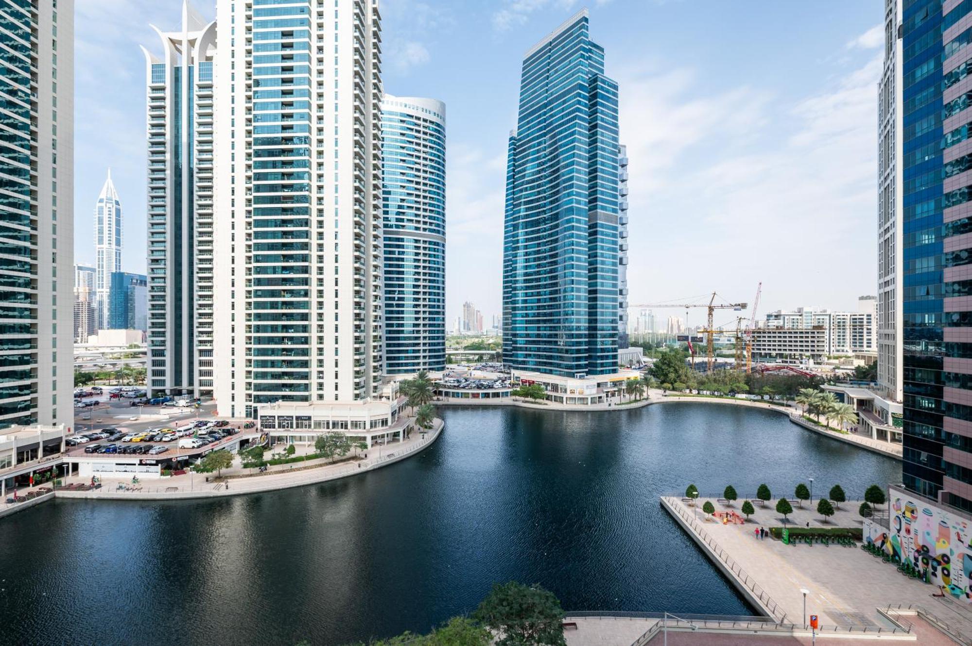 Upscale Studio Full Lake View In Goldcrest View Tower Dubai Exterior foto